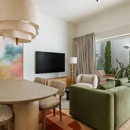1-bedroom Townhouse With Rooftop In * ליסבון