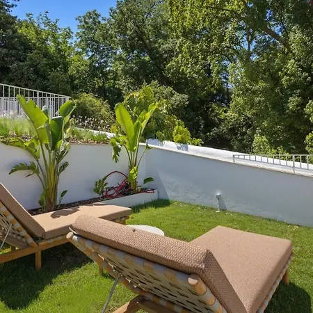 1-bedroom Townhouse With Rooftop In