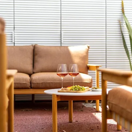 別荘 1-bedroom Townhouse With Rooftop In