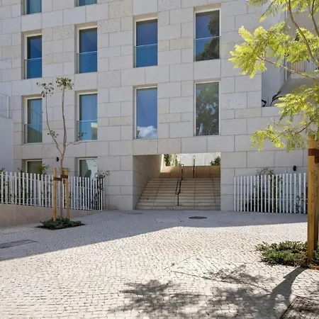 1-bedroom Townhouse With Rooftop In 別荘